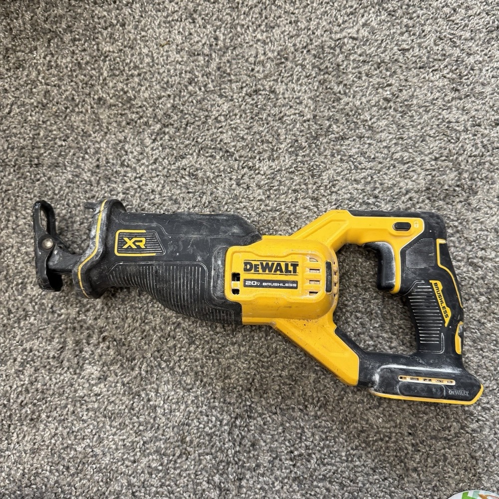 DeWalt DCS382B 20V MAX Brushless Cordless Rec Saw, Tool Only (FOR PARTS)